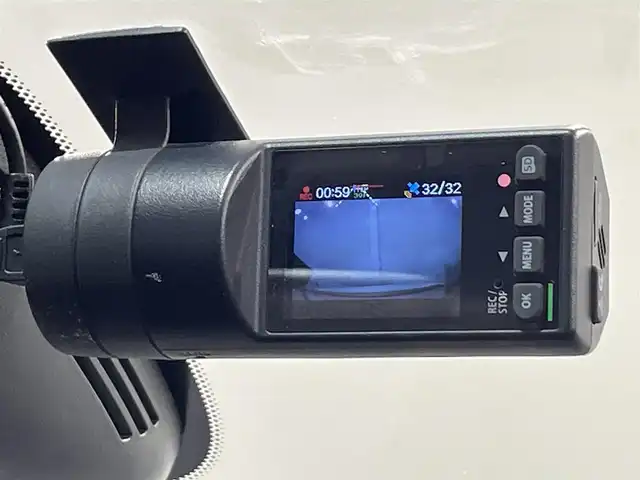 日産 セレナ ニスモ 愛知県 2018(平30)年 4.9万km ブリリアントホワイトパール 2トーン カロッツェリア10インチナビ/フリップダウンモニター/プロパイロット/衝突軽減ブレーキ/両側電動スライドドア/アラウンドビューモニター/LEDヘッドライト/ETC/ドライブレコーダー/デジタルインナーミラー/フルセグTV/Bluetooth/コーナーセンサー/レーンキープアシスト/パーキングアシスト/プッシュスタート/USB接続/スマートキー/CD/DVD再生/アイドリングストップ/ミュージックサーバー/ミュージックプレイヤー接続/純正フロアマット/オートライト/禁煙車/2トーンカラー/ウィンカーミラー/電動格納ミラー/ドアバイザー/Wエアコン/ステアリングリモコン/ハンズフリーパワースライドドア/横滑り防止装置/電動パーキングブレーキ/オートブレーキホールド