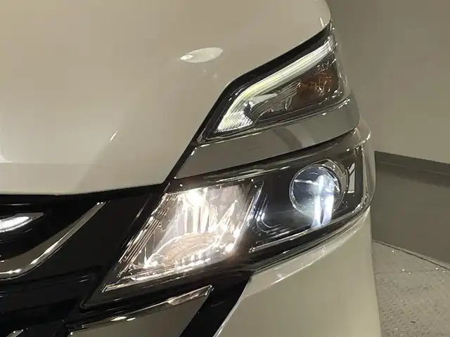 日産 セレナ ニスモ 愛知県 2018(平30)年 4.9万km ブリリアントホワイトパール 2トーン カロッツェリア10インチナビ/フリップダウンモニター/プロパイロット/衝突軽減ブレーキ/両側電動スライドドア/アラウンドビューモニター/LEDヘッドライト/ETC/ドライブレコーダー/デジタルインナーミラー/フルセグTV/Bluetooth/コーナーセンサー/レーンキープアシスト/パーキングアシスト/プッシュスタート/USB接続/スマートキー/CD/DVD再生/アイドリングストップ/ミュージックサーバー/ミュージックプレイヤー接続/純正フロアマット/オートライト/禁煙車/2トーンカラー/ウィンカーミラー/電動格納ミラー/ドアバイザー/Wエアコン/ステアリングリモコン/ハンズフリーパワースライドドア/横滑り防止装置/電動パーキングブレーキ/オートブレーキホールド