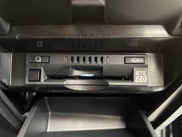 トヨタ カムリ G 茨城県 2023(令5)年 1.8万km アティチュードブラックマイカ 純正ディスプレイオーディオ　全方位カメラ　ミュージックプレーヤー接続　ＥＴＣ　衝突軽減ブレーキ　レーンキープアシスト　ブラインドスポットモニター　シートヒーター　ドライブレコーダー　純正17インチＡＷ