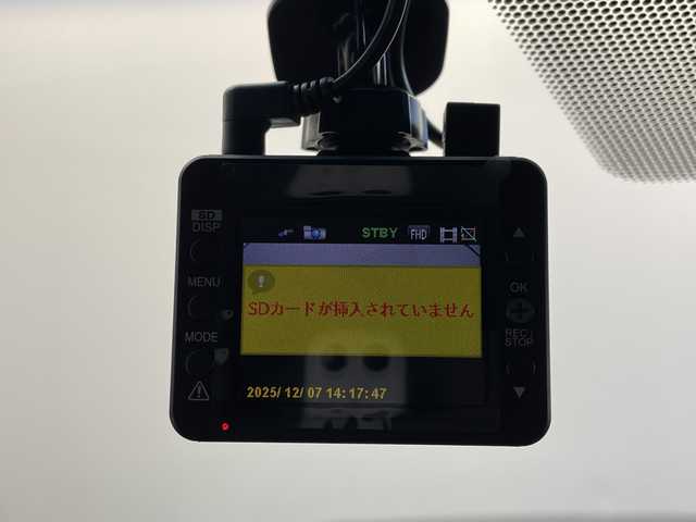 トヨタ カムリ G 茨城県 2023(令5)年 1.8万km アティチュードブラックマイカ 純正ディスプレイオーディオ　全方位カメラ　ミュージックプレーヤー接続　ＥＴＣ　衝突軽減ブレーキ　レーンキープアシスト　ブラインドスポットモニター　シートヒーター　ドライブレコーダー　純正17インチＡＷ