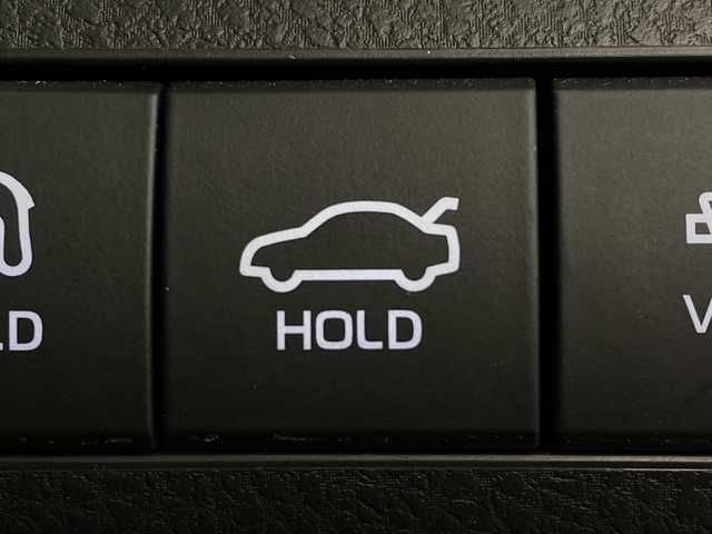 トヨタ カムリ G 茨城県 2023(令5)年 1.8万km アティチュードブラックマイカ 純正ディスプレイオーディオ　全方位カメラ　ミュージックプレーヤー接続　ＥＴＣ　衝突軽減ブレーキ　レーンキープアシスト　ブラインドスポットモニター　シートヒーター　ドライブレコーダー　純正17インチＡＷ