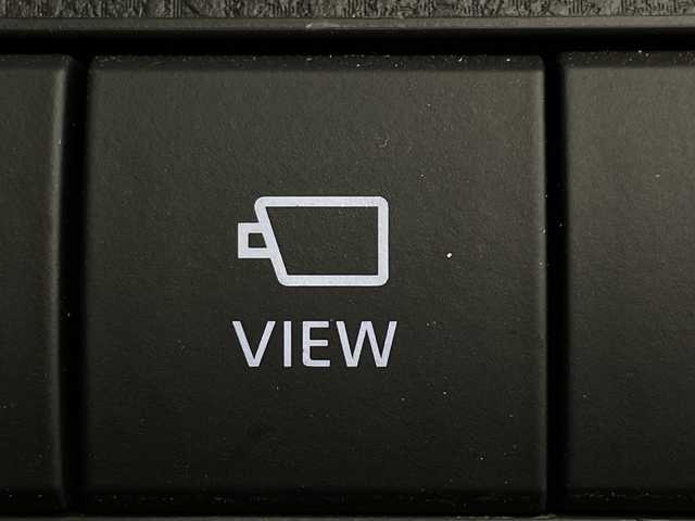 トヨタ カムリ G 茨城県 2023(令5)年 1.8万km アティチュードブラックマイカ 純正ディスプレイオーディオ　全方位カメラ　ミュージックプレーヤー接続　ＥＴＣ　衝突軽減ブレーキ　レーンキープアシスト　ブラインドスポットモニター　シートヒーター　ドライブレコーダー　純正17インチＡＷ