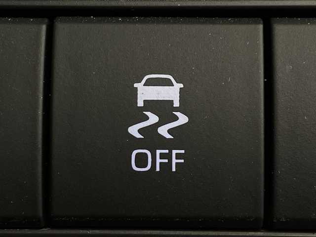 トヨタ カムリ G 茨城県 2023(令5)年 1.8万km アティチュードブラックマイカ 純正ディスプレイオーディオ　全方位カメラ　ミュージックプレーヤー接続　ＥＴＣ　衝突軽減ブレーキ　レーンキープアシスト　ブラインドスポットモニター　シートヒーター　ドライブレコーダー　純正17インチＡＷ