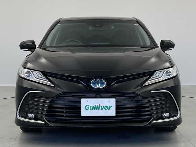 トヨタ カムリ G 茨城県 2023(令5)年 1.8万km アティチュードブラックマイカ 純正ディスプレイオーディオ　全方位カメラ　ミュージックプレーヤー接続　ＥＴＣ　衝突軽減ブレーキ　レーンキープアシスト　ブラインドスポットモニター　シートヒーター　ドライブレコーダー　純正17インチＡＷ