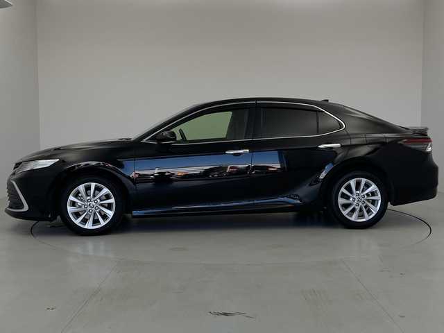 トヨタ カムリ G 茨城県 2023(令5)年 1.8万km アティチュードブラックマイカ 純正ディスプレイオーディオ　全方位カメラ　ミュージックプレーヤー接続　ＥＴＣ　衝突軽減ブレーキ　レーンキープアシスト　ブラインドスポットモニター　シートヒーター　ドライブレコーダー　純正17インチＡＷ