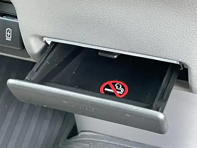 スズキ エブリイ PC 香川県 2024(令6)年 0.3万km スペリアホワイト スズキセーフティサポート/・デュアルカメラブレーキサポート/・誤発進抑制機能/・後退時ブレーキサポート/・後方誤発進抑制機能/・車線逸脱警報機能/・ふらつき警報機能/・先行車発進お知らせ機能/・ハイビームアシスト/・リアパーキングセンサー/パイオニア社メモリナビ/・CD/DVD/・AM/FM/・ワンセグTV/・USB接続/ウレタンステアリング/アイドリングストップ/両側スライドドア/純正１２インチアルミカバー/純正ドアバイザー