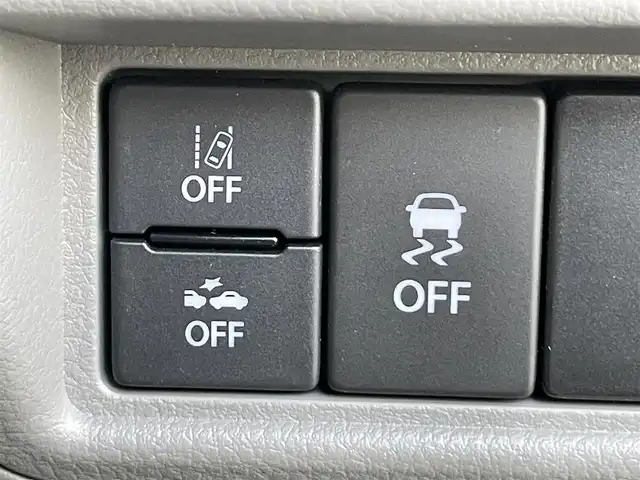 スズキ エブリイ PC 香川県 2024(令6)年 0.3万km スペリアホワイト スズキセーフティサポート/・デュアルカメラブレーキサポート/・誤発進抑制機能/・後退時ブレーキサポート/・後方誤発進抑制機能/・車線逸脱警報機能/・ふらつき警報機能/・先行車発進お知らせ機能/・ハイビームアシスト/・リアパーキングセンサー/パイオニア社メモリナビ/・CD/DVD/・AM/FM/・ワンセグTV/・USB接続/ウレタンステアリング/アイドリングストップ/両側スライドドア/純正１２インチアルミカバー/純正ドアバイザー