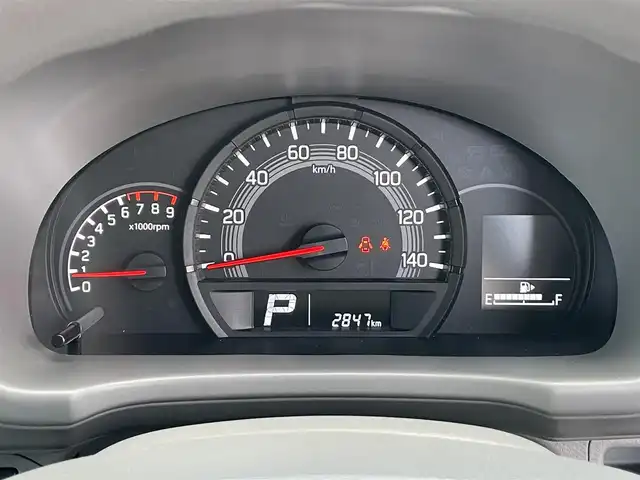 スズキ エブリイ PC 香川県 2024(令6)年 0.3万km スペリアホワイト スズキセーフティサポート/・デュアルカメラブレーキサポート/・誤発進抑制機能/・後退時ブレーキサポート/・後方誤発進抑制機能/・車線逸脱警報機能/・ふらつき警報機能/・先行車発進お知らせ機能/・ハイビームアシスト/・リアパーキングセンサー/パイオニア社メモリナビ/・CD/DVD/・AM/FM/・ワンセグTV/・USB接続/ウレタンステアリング/アイドリングストップ/両側スライドドア/純正１２インチアルミカバー/純正ドアバイザー