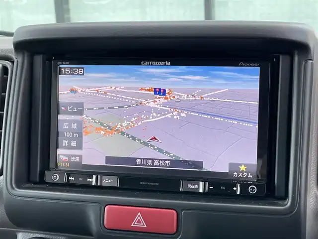 スズキ エブリイ PC 香川県 2024(令6)年 0.3万km スペリアホワイト スズキセーフティサポート/・デュアルカメラブレーキサポート/・誤発進抑制機能/・後退時ブレーキサポート/・後方誤発進抑制機能/・車線逸脱警報機能/・ふらつき警報機能/・先行車発進お知らせ機能/・ハイビームアシスト/・リアパーキングセンサー/パイオニア社メモリナビ/・CD/DVD/・AM/FM/・ワンセグTV/・USB接続/ウレタンステアリング/アイドリングストップ/両側スライドドア/純正１２インチアルミカバー/純正ドアバイザー