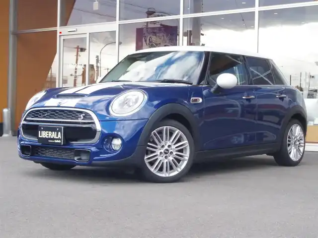 ＭＩＮＩ ミニ クーパー S 岐阜県 2016(平28)年 3.8万km 青 ディープブルー/ペッパーパッケージ(コンフォートアクセス/MINIエキサイトメントパッケージ/ストレージコンパートメントパッケージ)/ナビゲーションパッケージ/LEDヘッドライト/フォグランプ/17インチアロイホイール/ドライビングアシスト（衝突被害軽減ブレーキ/アクティブクルーズコントロール）/後方パークディスタンスコントロール/ミラー一体型ＥＴＣ