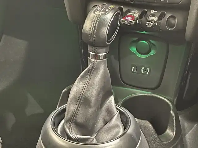 ＭＩＮＩ ミニ クーパー S 岐阜県 2016(平28)年 3.8万km 青 ディープブルー/ペッパーパッケージ(コンフォートアクセス/MINIエキサイトメントパッケージ/ストレージコンパートメントパッケージ)/ナビゲーションパッケージ/LEDヘッドライト/フォグランプ/17インチアロイホイール/ドライビングアシスト（衝突被害軽減ブレーキ/アクティブクルーズコントロール）/後方パークディスタンスコントロール/ミラー一体型ＥＴＣ