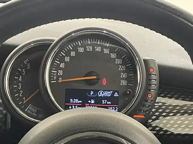 ＭＩＮＩ ミニ クーパー S 岐阜県 2016(平28)年 3.8万km 青 ディープブルー/ペッパーパッケージ(コンフォートアクセス/MINIエキサイトメントパッケージ/ストレージコンパートメントパッケージ)/ナビゲーションパッケージ/LEDヘッドライト/フォグランプ/17インチアロイホイール/ドライビングアシスト（衝突被害軽減ブレーキ/アクティブクルーズコントロール）/後方パークディスタンスコントロール/ミラー一体型ＥＴＣ