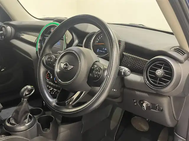 ＭＩＮＩ ミニ クーパー S 岐阜県 2016(平28)年 3.8万km 青 ディープブルー/ペッパーパッケージ(コンフォートアクセス/MINIエキサイトメントパッケージ/ストレージコンパートメントパッケージ)/ナビゲーションパッケージ/LEDヘッドライト/フォグランプ/17インチアロイホイール/ドライビングアシスト（衝突被害軽減ブレーキ/アクティブクルーズコントロール）/後方パークディスタンスコントロール/ミラー一体型ＥＴＣ