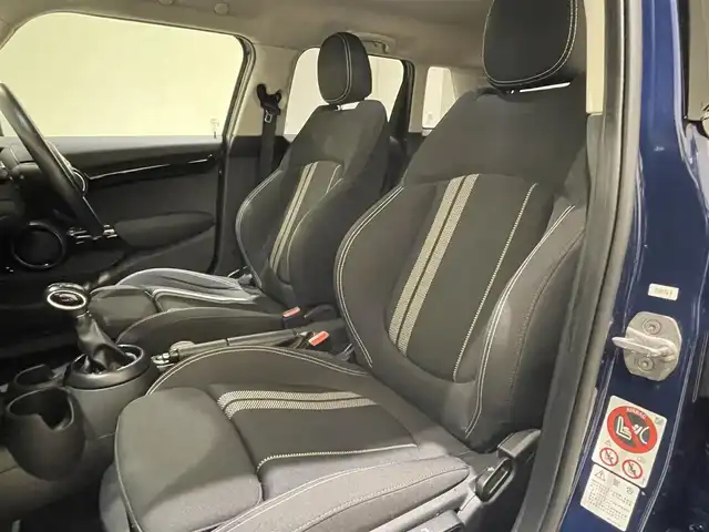 ＭＩＮＩ ミニ クーパー S 岐阜県 2016(平28)年 3.8万km 青 ディープブルー/ペッパーパッケージ(コンフォートアクセス/MINIエキサイトメントパッケージ/ストレージコンパートメントパッケージ)/ナビゲーションパッケージ/LEDヘッドライト/フォグランプ/17インチアロイホイール/ドライビングアシスト（衝突被害軽減ブレーキ/アクティブクルーズコントロール）/後方パークディスタンスコントロール/ミラー一体型ＥＴＣ