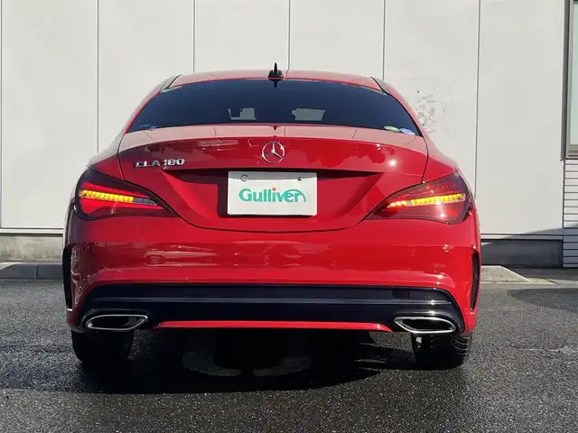 メルセデス・ベンツ ＣＬＡ１８０ スポーツ 三重県 2017(平29)年 3.9万km 赤 レーダーセーフティパッケージ(ブラインドスポットアシスト/ディスタンスパイロットディストロニック/レーンキーピングアシスト/PRE-SAFE)/アクティブブレーキアシスト/アテンションアシスト/純正ナビ(Bluetooth/CD/DVD/SD/地デジTV/AM/FM)/バックカメラ/ETC/ドライブレコーダー(前)/シートヒーター(前席)/パドルシフト/電動格納ミラー/助手席側リバース連動/18インチAMG5本ツインスポークアルミホイール/純正スポーツサスペンション/ナッパ革巻きスポーツステアリングホイール(レッドステッチ入)/左右独立調整オートエアコン/合皮/DINAMICA(スエード調)コンビシート/シートバックポケット/シートアンダーボックス/アームレスト(後席中央)/トランクスルー/ステンレス製ペダル/フットトランクオープナー/12V電源ソケット(トランク)/スペアキー