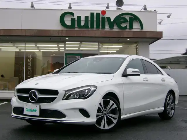 メルセデス・ベンツ ＣＬＡ２２０ 4MATIC 三重県 2018(平30)年 3.3万km 白 ♪走行32606Km/♪4WD/ターボ/アクティブブレーキアシスト/ブラインドスポットアシスト/レーンキープアシスト/アテンションアシスト/ディスタンスパイロットディストロニック/コーナーセンサー/スマートキー×2/プッシュスタート/黒革シート/前席シートヒーター/アイドリングストップ/純正メーカーナビ/・CD録音・USB・SD/・DVD再生・DTV/・Bluetoothオーディオ/・バックカメラ/ドライブレコーダー/純正18インチAW/LEDヘッドライト/リアフォグライト/オートライト/ウィンカーミラー/オートリトラクタブルミラー/革巻ステアリング/ステアリングスイッチ/パドルシフト/プライバシーガラス/フロアマット/ETC/サイド/カーテンエアバック