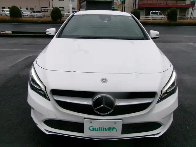 メルセデス・ベンツ ＣＬＡ２２０ 4MATIC 三重県 2018(平30)年 3.3万km 白 ♪走行32606Km/♪4WD/ターボ/アクティブブレーキアシスト/ブラインドスポットアシスト/レーンキープアシスト/アテンションアシスト/ディスタンスパイロットディストロニック/コーナーセンサー/スマートキー×2/プッシュスタート/黒革シート/前席シートヒーター/アイドリングストップ/純正メーカーナビ/・CD録音・USB・SD/・DVD再生・DTV/・Bluetoothオーディオ/・バックカメラ/ドライブレコーダー/純正18インチAW/LEDヘッドライト/リアフォグライト/オートライト/ウィンカーミラー/オートリトラクタブルミラー/革巻ステアリング/ステアリングスイッチ/パドルシフト/プライバシーガラス/フロアマット/ETC/サイド/カーテンエアバック