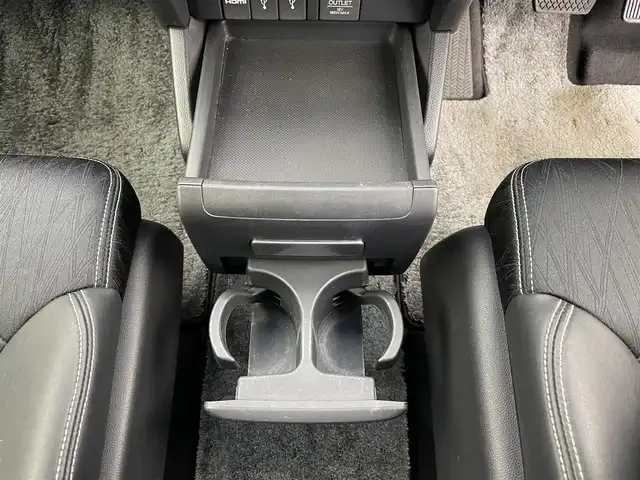ホンダ オデッセイ アブソルート 富山県 2014(平26)年 5.3万km ホワイトオーキッドパール 純正ナビ（AM/FM/BT/DVD/USB/HDMI/フルセグ）/バックカメラ/ETC/両側パワースライドドア/クルーズコントロール/横滑り防止装置/アイドリングストップ/純正アルミホイール/純正フロアマット/オートLEDライト/革巻きステアリング/ステアリングスイッチ/パドルシフト/スマートキー