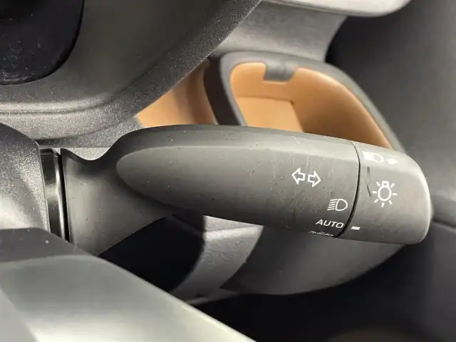 トヨタ シエンタ ハイブリッド Z 熊本県 2022(令4)年 1.4万km アーバンカーキ 禁煙車　/純正１０．５インチナビ（フルセグ・ＢＴ・ＵＳＢ）/全周囲カメラ　/社外前後クリアランスソナー　/ビルトインＥＴＣ　/両側パワースライドドア　/前後クリアランスソナー　　/トヨタセーフティーセンス/・プリクラッシュセーフティ/・ロードサインアシスト/・レーンディパーチャーアラート/・ブラインドスポットモニター/・リアクロストラフィックアラート/・レーダークルーズコントロール/横滑り防止/デジタルインナーミラー/天井サーキュレーター/ナノイーX/アクセサリーコンセント1500W/純正フロアマット/純正１５インチAW/オートライト/オートマチックハイビーム/LEDヘッドライト/スマートキー/プッシュスタート/保証書/取扱説明書