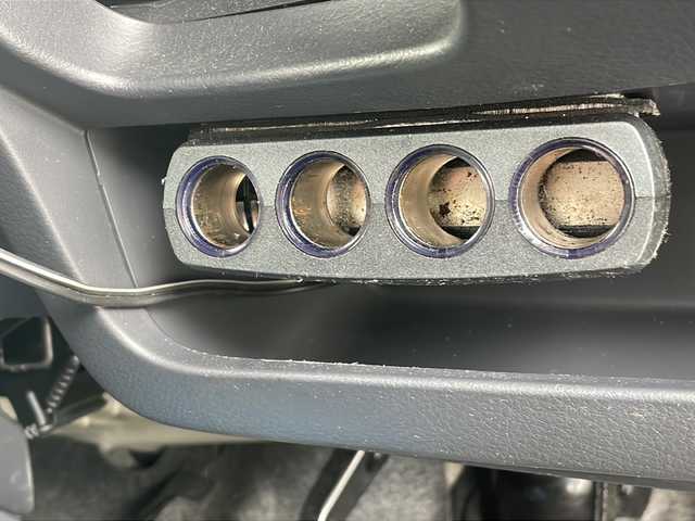 スズキ ワゴンＲ スティングレー X 岩手県 2013(平25)年 9.5万km 黒 純正ナビ　/フルセグＴＶ　/ＡＭ／ＦＭ／Ｂｌｕｅｔｏｏｔｈ／ＣＤ／ＤＶＤ/ＥＴＣ　/アイドリングストップ　/キセノンヘッドライト　/プッシュスタート　/スマートキー　/フォグランプ　/純正フロアマット　/純正ドアバイザー　/純正アルミホイール