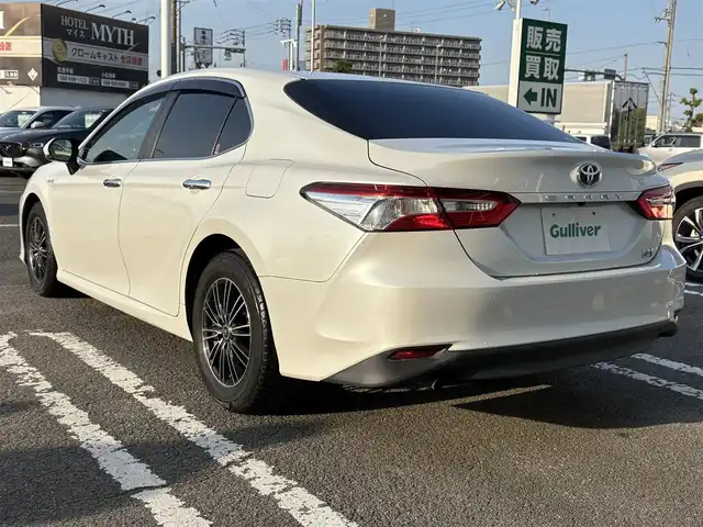 トヨタ カムリ X 徳島県 2018(平30)年 5.3万km プラチナホワイトパールマイカ トヨタセーフティセンス　/純正９型ナビゲーション　/（フルセグ/CD/DVD/SD/Bluetooth）/バックモニター　/ＥＴＣ　/ＬＥＤヘッドライト　/オートライト/レザー調シートカバー　/１６インチ社外アルミホイール　/カーテンエアバック　/プッシュスタート　/スマートキー/ステアリングリモコン/レーダークルーズコントロール