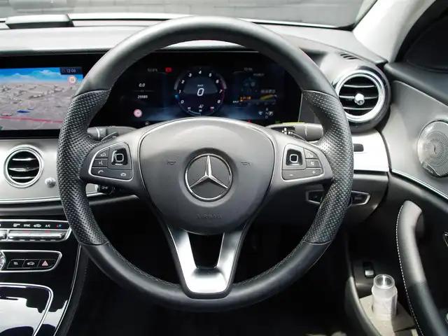 メルセデス・ベンツ Ｅ２００ アバンギャルド 埼玉県 2017(平29)年 2.6万km ポーラホワイト ブラックハーフレザーシート /アダプティブクルーズコントロール /レーダーセーフティパッケージ /Burmesterサウンド /CarPlay /ブラインドスポットモニター /全周囲カメラ /純正ナビ /ドラレコ /ETC /フルセグTV /シートヒーター/シートポジションメモリ－機能