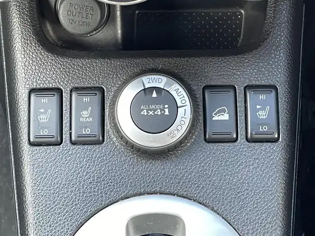 日産 エクストレイル 20Xt 岐阜県 2012(平24)年 9.4万km ダイヤモンドブラック (株)IDOMが運営する【じしゃロン多治見店】の自社ローン専用車両になります。こちらは現金またはオートローンご利用時の価格です。自社ローンご希望の方は別途その旨お申付け下さい。/社外ナビ/　（Bluetooth/DVD/フルセグ）/4WD/バックカメラ/全席シートヒーター/オートライト/フォグランプ
