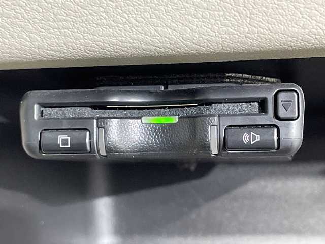 三菱 ｅＫスペース G 神奈川県 2020(令2)年 4.1万km スターリングシルバーM 社外8型ナビゲーション【MDV-S707L】/CD　DVD　フルセグ　Bluetooth　AM　FM/衝突軽減ブレーキ/レーンキープアシスト/クリアランスソナー/レーダークルーズコントロール/全方位カメラ/片側パワースライドドア/デジタルインナーミラー/前後ドライブレコーダー/ETC/アイドリングストップ/オートホールドブレーキ/電子パーキング/前席シートヒーター/オートライト/オートマチィックハイビーム/シートカバー/スマートキー/スペアキー1本/サマータイヤ積込スチールホイール付