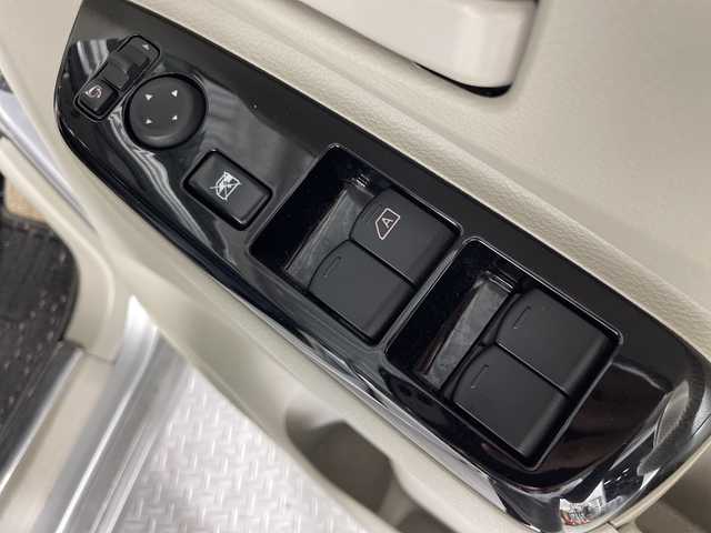 三菱 ｅＫスペース G 神奈川県 2020(令2)年 4.1万km スターリングシルバーM 社外8型ナビゲーション【MDV-S707L】/CD　DVD　フルセグ　Bluetooth　AM　FM/衝突軽減ブレーキ/レーンキープアシスト/クリアランスソナー/レーダークルーズコントロール/全方位カメラ/片側パワースライドドア/デジタルインナーミラー/前後ドライブレコーダー/ETC/アイドリングストップ/オートホールドブレーキ/電子パーキング/前席シートヒーター/オートライト/オートマチィックハイビーム/シートカバー/スマートキー/スペアキー1本/サマータイヤ積込スチールホイール付