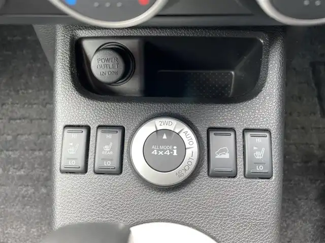 日産 エクストレイル 20GT 道央・札幌 2014(平26)年 10.8万km ベージュ 登録時走行距離　/　4　W　D　/純正ディーラーSDナビ/(AM/FM/CD/USB/SD)/クルーズコントロール/ドアバイザー/ビルトインETC/ドライブレコーダー/カプロンシート/シートヒーター（全席）/純正フロアマット/ステアリングスイッチ/オートライト/防眩ミラー/電動格納ミラー/ダウンヒルアシスト/横滑り防止装置