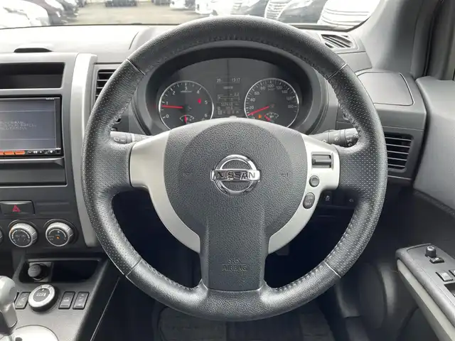 日産 エクストレイル 20GT 道央・札幌 2014(平26)年 10.8万km ベージュ 登録時走行距離　/　4　W　D　/純正ディーラーSDナビ/(AM/FM/CD/USB/SD)/クルーズコントロール/ドアバイザー/ビルトインETC/ドライブレコーダー/カプロンシート/シートヒーター（全席）/純正フロアマット/ステアリングスイッチ/オートライト/防眩ミラー/電動格納ミラー/ダウンヒルアシスト/横滑り防止装置