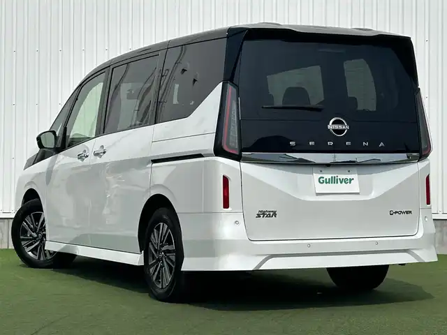 日産 セレナ e－パワー ハイウェイスター V 香川県 2023(令5)年 2.8万km パールⅡ 純正9インチメモリーナビ/→AM/FM/Bluetooth/フルセグTV/デジタルインナーミラー/ブラインドスポットモニター/アラウンドビューモニター/プロパイロット/フリップダウンモニター/ステアリングスイッチ/レーンキープアシスト/衝突軽減ブレーキ/両側パワースライドドア/ドライブレコーダー/ETC/革巻きステアリング/プッシュスタート/コーナーセンサー/スマートキー/LEDヘッドライト