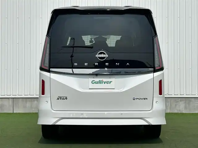 日産 セレナ e－パワー ハイウェイスター V 香川県 2023(令5)年 2.8万km パールⅡ 純正9インチメモリーナビ/→AM/FM/Bluetooth/フルセグTV/デジタルインナーミラー/ブラインドスポットモニター/アラウンドビューモニター/プロパイロット/フリップダウンモニター/ステアリングスイッチ/レーンキープアシスト/衝突軽減ブレーキ/両側パワースライドドア/ドライブレコーダー/ETC/革巻きステアリング/プッシュスタート/コーナーセンサー/スマートキー/LEDヘッドライト