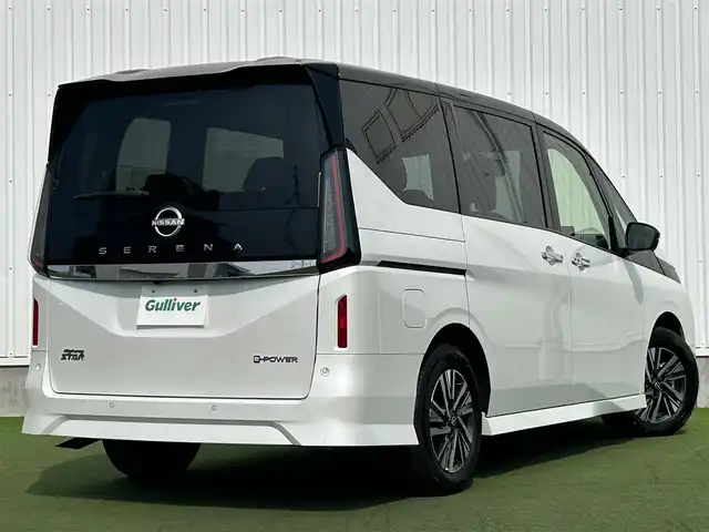 日産 セレナ e－パワー ハイウェイスター V 香川県 2023(令5)年 2.8万km パールⅡ 純正9インチメモリーナビ/→AM/FM/Bluetooth/フルセグTV/デジタルインナーミラー/ブラインドスポットモニター/アラウンドビューモニター/プロパイロット/フリップダウンモニター/ステアリングスイッチ/レーンキープアシスト/衝突軽減ブレーキ/両側パワースライドドア/ドライブレコーダー/ETC/革巻きステアリング/プッシュスタート/コーナーセンサー/スマートキー/LEDヘッドライト