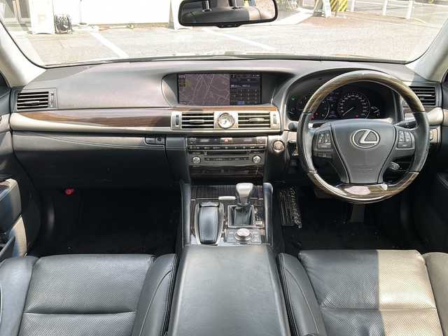 レクサス ＬＳ 460 バージョンC Iパッケージ 愛知県 2014(平26)年 14.7万km ブラック /禁煙車//サンルーフ//メーカー12.3インチHDDナビ//フルセグTV//Bluetooth//CD・DVD//USB・AUX//ビルトインETC//バックカメラ//レーダークルーズコントロール//クリアランスソナー//黒本革シート//D/N席パワーシート（メモリ付き）//D/N席シートヒーター//前席ベンチレーション//ステアリングヒーター//リア電動サンシェード//電動パーキング//ブレーキホールド//3眼LEDオートライト//アダプティブハイビーム//コンビハンドル//純正１８インチアルミ//走行モード切替//純正フロアマット//取扱説明書/新車保証書//スペアキー