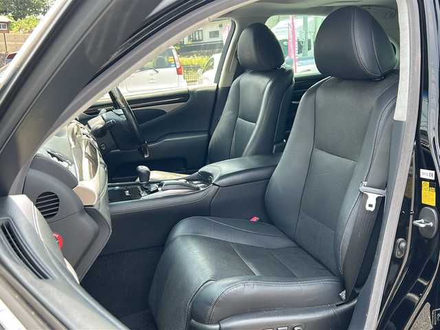 レクサス ＬＳ 460 バージョンC Iパッケージ 愛知県 2014(平26)年 14.7万km ブラック /禁煙車//サンルーフ//メーカー12.3インチHDDナビ//フルセグTV//Bluetooth//CD・DVD//USB・AUX//ビルトインETC//バックカメラ//レーダークルーズコントロール//クリアランスソナー//黒本革シート//D/N席パワーシート（メモリ付き）//D/N席シートヒーター//前席ベンチレーション//ステアリングヒーター//リア電動サンシェード//電動パーキング//ブレーキホールド//3眼LEDオートライト//アダプティブハイビーム//コンビハンドル//純正１８インチアルミ//走行モード切替//純正フロアマット//取扱説明書/新車保証書//スペアキー
