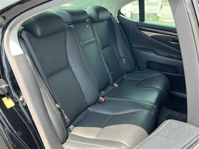 レクサス ＬＳ 460 バージョンC Iパッケージ 愛知県 2014(平26)年 14.7万km ブラック /禁煙車//サンルーフ//メーカー12.3インチHDDナビ//フルセグTV//Bluetooth//CD・DVD//USB・AUX//ビルトインETC//バックカメラ//レーダークルーズコントロール//クリアランスソナー//黒本革シート//D/N席パワーシート（メモリ付き）//D/N席シートヒーター//前席ベンチレーション//ステアリングヒーター//リア電動サンシェード//電動パーキング//ブレーキホールド//3眼LEDオートライト//アダプティブハイビーム//コンビハンドル//純正１８インチアルミ//走行モード切替//純正フロアマット//取扱説明書/新車保証書//スペアキー