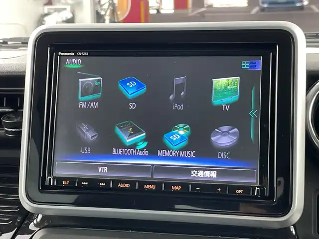 スズキ スペーシア カスタム HYBRID XS ターボ 愛知県 2018(平30)年 5万km ブレイブカーキP 禁煙車/純正8インチナビ/（AM/FM/CD/DVD/Bluetooth/フルセグTV)/全方位カメラ/スズキセーフティサポート/・衝突軽減ブレーキ/・レーンキープアシスト/・クリアランスソナー/・誤発進抑制機能/ＥＴＣ/シートヒーター/両側パワースライドドア/アイドリングストップ/スマートキー/スペアキー有/純正フロアマット/純正15インチアルミホイール/LEDヘッドライト/フロントフォグライト/横滑り防止装置/電動格納ミラー