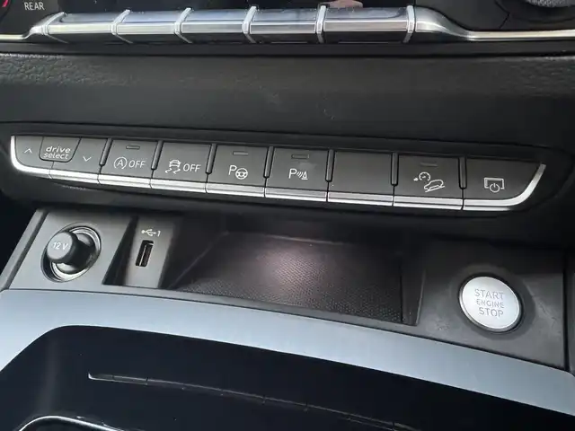 アウディ アウディ Ｑ５ 40TDIクワトロ Sライン 千葉県 2021(令3)年 2.9万km 緑 外装色：ディストリクトグリーンメタリック/4WD/ターボ/純正ナビ/360°カメラ/AM/FM/BT/AppleCarPlay/AndroidAuto/アダプティブクルーズコントロール/レーンキープアシスト/ブラインドスポットモニター/パーキングアシスト/前後コーナーセンサー/ダウンヒルアシストコントロール/オートマチックハイビーム/ハーフレザーシート/D+N席パワーシート/全席シートヒーター/D席メモリーシート/電動リアゲート/アイドリングストップ/インテリアライト/純正20インチAW/LEDヘッドライト/リアフォグランプ/ルーフレール