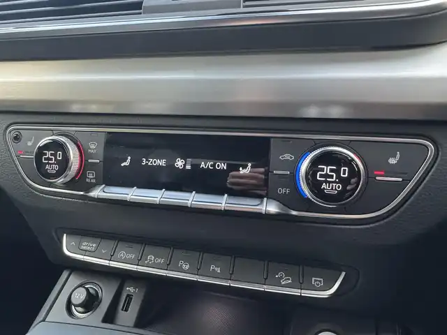 アウディ アウディ Ｑ５ 40TDIクワトロ Sライン 千葉県 2021(令3)年 2.9万km 緑 外装色：ディストリクトグリーンメタリック/4WD/ターボ/純正ナビ/360°カメラ/AM/FM/BT/AppleCarPlay/AndroidAuto/アダプティブクルーズコントロール/レーンキープアシスト/ブラインドスポットモニター/パーキングアシスト/前後コーナーセンサー/ダウンヒルアシストコントロール/オートマチックハイビーム/ハーフレザーシート/D+N席パワーシート/全席シートヒーター/D席メモリーシート/電動リアゲート/アイドリングストップ/インテリアライト/純正20インチAW/LEDヘッドライト/リアフォグランプ/ルーフレール