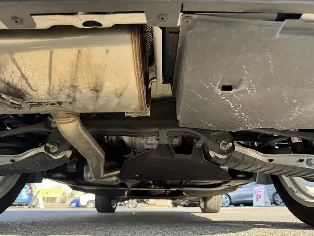 アウディ アウディ Ｑ５ 40TDIクワトロ Sライン 千葉県 2021(令3)年 2.9万km 緑 外装色：ディストリクトグリーンメタリック/4WD/ターボ/純正ナビ/360°カメラ/AM/FM/BT/AppleCarPlay/AndroidAuto/アダプティブクルーズコントロール/レーンキープアシスト/ブラインドスポットモニター/パーキングアシスト/前後コーナーセンサー/ダウンヒルアシストコントロール/オートマチックハイビーム/ハーフレザーシート/D+N席パワーシート/全席シートヒーター/D席メモリーシート/電動リアゲート/アイドリングストップ/インテリアライト/純正20インチAW/LEDヘッドライト/リアフォグランプ/ルーフレール