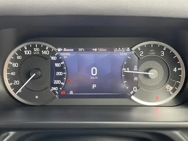 ランドローバー ランドローバー ディフェンダー 110S 愛知県 2023(令5)年 3.6万km ゴールド 純正サテンラップ（プロテクションフィルム）/OPエアサス/有償色ゴンドワナストーン/ブラックルーフ/ブラックエクステリアパック/純正ナビ（AppleCarPlay/AndroidAuto対応）/３６０度カメラ/ドラレコ/ＥＴＣ２．０/黒革シート/純正ＯＰ２０インチＡＷ/スマートキー×２