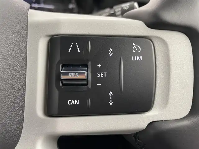 ランドローバー ランドローバー ディフェンダー 110S 愛知県 2023(令5)年 3.6万km ゴールド 純正サテンラップ（プロテクションフィルム）/OPエアサス/有償色ゴンドワナストーン/ブラックルーフ/ブラックエクステリアパック/純正ナビ（AppleCarPlay/AndroidAuto対応）/３６０度カメラ/ドラレコ/ＥＴＣ２．０/黒革シート/純正ＯＰ２０インチＡＷ/スマートキー×２