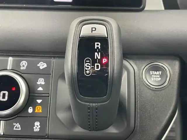 ランドローバー ランドローバー ディフェンダー 110S 愛知県 2023(令5)年 3.6万km ゴールド 純正サテンラップ（プロテクションフィルム）/OPエアサス/有償色ゴンドワナストーン/ブラックルーフ/ブラックエクステリアパック/純正ナビ（AppleCarPlay/AndroidAuto対応）/３６０度カメラ/ドラレコ/ＥＴＣ２．０/黒革シート/純正ＯＰ２０インチＡＷ/スマートキー×２
