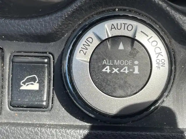 日産 エクストレイル ハイブリッド 20X エマージェンシーブレーキ 滋賀県 2015(平27)年 8.3万km スチールブルー 純正ナビ/(Bluetooth/フルセグ/CD/DVD)/4WD/アラウンドビューモニター/エマージェンシーブレーキ/クルーズコントロール/レーンキープアシスト/クリアランスソナー/電動リアゲート/LEDオートライト/フォグ/レザーシート/前席シートヒーター/前後ドライブレコーダー/ETC/USB/センターデフロック/ダウンヒルアシスト