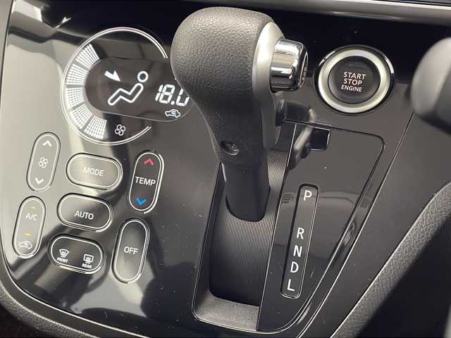 日産 デイズ ルークス ハイウェイスターターボ 千葉県 2015(平27)年 5.2万km ホワイトパール 禁煙車/純正SDナビ【MP314D-W】/(TV/Bluetooth/FM/AM/SD/CD/DVD/AUX/USB)/全方位カメラ/ドライブレコーダー(前方のみ)/両側パワースライドドア/社外ETC/LEDヘッドライト/フォグランプ/ステアリングスイッチ/純正15インチアルミホイール/純正フロアマット/オートライト/電動格納ウィンカーミラー/ドアバイザー/サンシェード/後席テーブル/プッシュスタート/スマートキー/横滑り防止装置/エアバッグ(W+サイド)