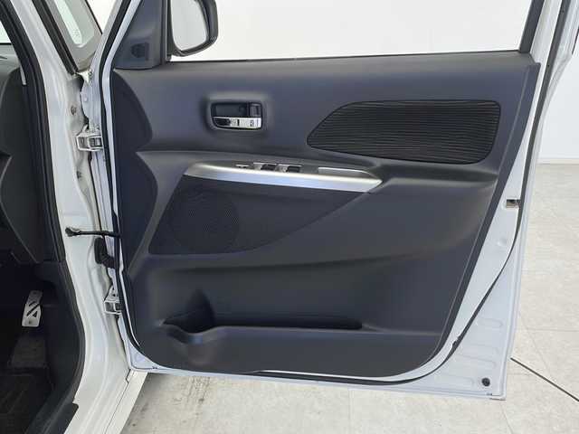 日産 デイズ ルークス ハイウェイスターターボ 千葉県 2015(平27)年 5.2万km ホワイトパール 禁煙車/純正SDナビ【MP314D-W】/(TV/Bluetooth/FM/AM/SD/CD/DVD/AUX/USB)/全方位カメラ/ドライブレコーダー(前方のみ)/両側パワースライドドア/社外ETC/LEDヘッドライト/フォグランプ/ステアリングスイッチ/純正15インチアルミホイール/純正フロアマット/オートライト/電動格納ウィンカーミラー/ドアバイザー/サンシェード/後席テーブル/プッシュスタート/スマートキー/横滑り防止装置/エアバッグ(W+サイド)