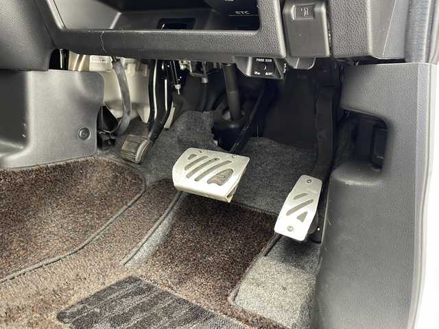 日産 デイズ ルークス ハイウェイスターターボ 千葉県 2015(平27)年 5.2万km ホワイトパール 禁煙車/純正SDナビ【MP314D-W】/(TV/Bluetooth/FM/AM/SD/CD/DVD/AUX/USB)/全方位カメラ/ドライブレコーダー(前方のみ)/両側パワースライドドア/社外ETC/LEDヘッドライト/フォグランプ/ステアリングスイッチ/純正15インチアルミホイール/純正フロアマット/オートライト/電動格納ウィンカーミラー/ドアバイザー/サンシェード/後席テーブル/プッシュスタート/スマートキー/横滑り防止装置/エアバッグ(W+サイド)