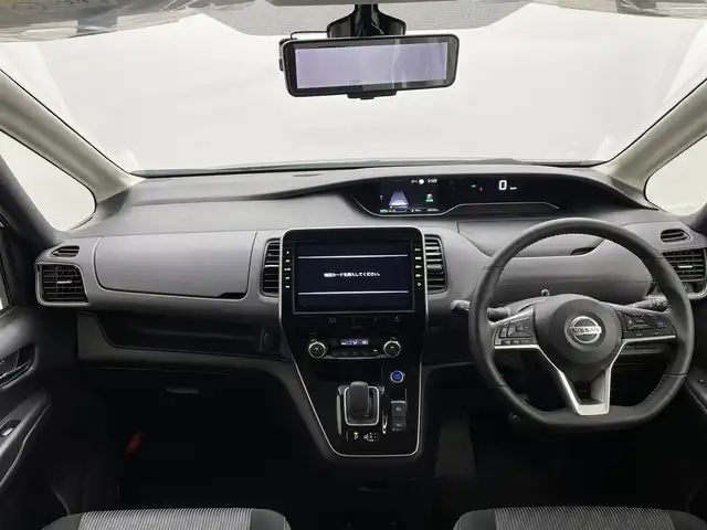 日産 セレナ e－パワー ハイウェイスター V 茨城県 2022(令4)年 4.9万km ダイヤモンドブラック 純正１０型ナビ　全方位カメラ　スマートルームミラー　プロパイロット　シートヒーター　ステアリングヒーター　両側パワースライドドア　レーンキープアシスト　ＬＥＤヘッドランプ　フォグランプ　ＥＴＣ