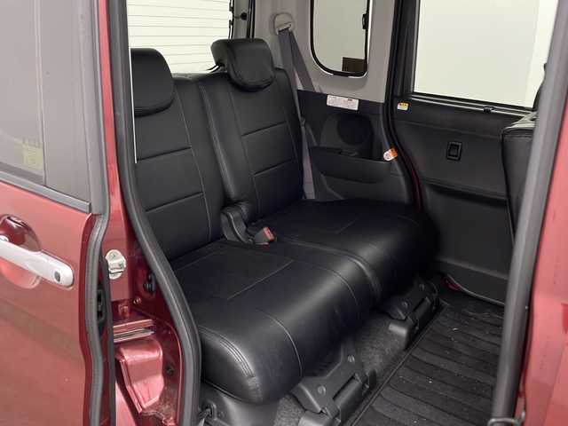 ダイハツ タント X SA Ⅲ 兵庫県 2017(平29)年 2.8万km ファイアークォーツレッドM ・純正ナビ/Bluetooth/CD/DVD/SD/TV/・バックカメラ/・スマートアシストIII/・衝突警報機能/・衝突回避支援ブレーキ機能（対車両・対歩行者）/・車線逸脱警報機能/・誤発進抑制制御機能（前方・後方）/・オートハイビーム/・先行車発進お知らせ機能/・車線逸脱警報/・車線逸脱抑制制御/・路側逸脱警報/・ふらつき警報/・コーナーセンサー/・アイドリングストップ/・両側パワースライドドア/・ステアリングスイッチ/・運転席シートヒーター/・純正フロアマット/・オートライト/・ETC/・スマートキー/・スペアキー/・取扱説明書/・保証書